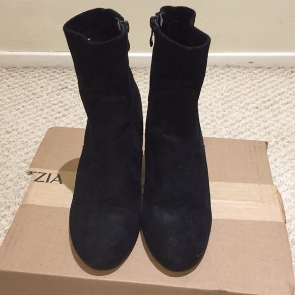 Short black boots - Picture 2 of 5